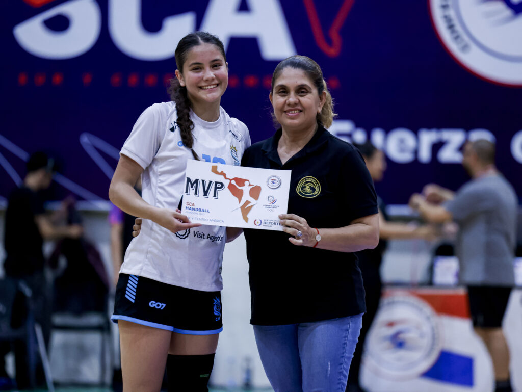 Vibrante jornada de definiciones Vibrante jornada de definiciones